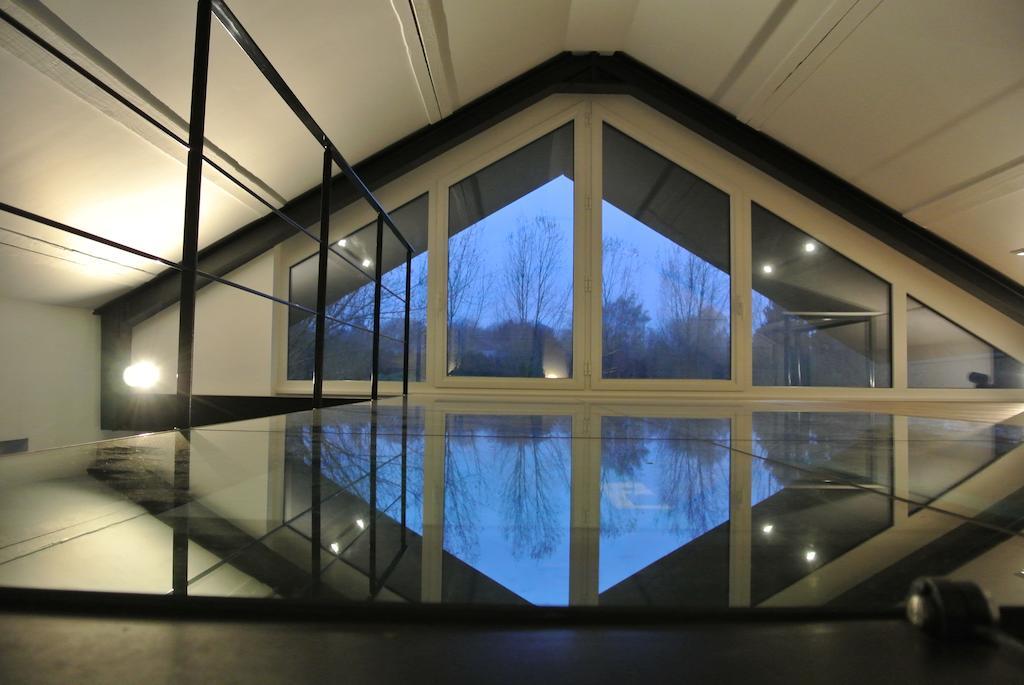 La Maison Contemporaine Намюр Стая снимка